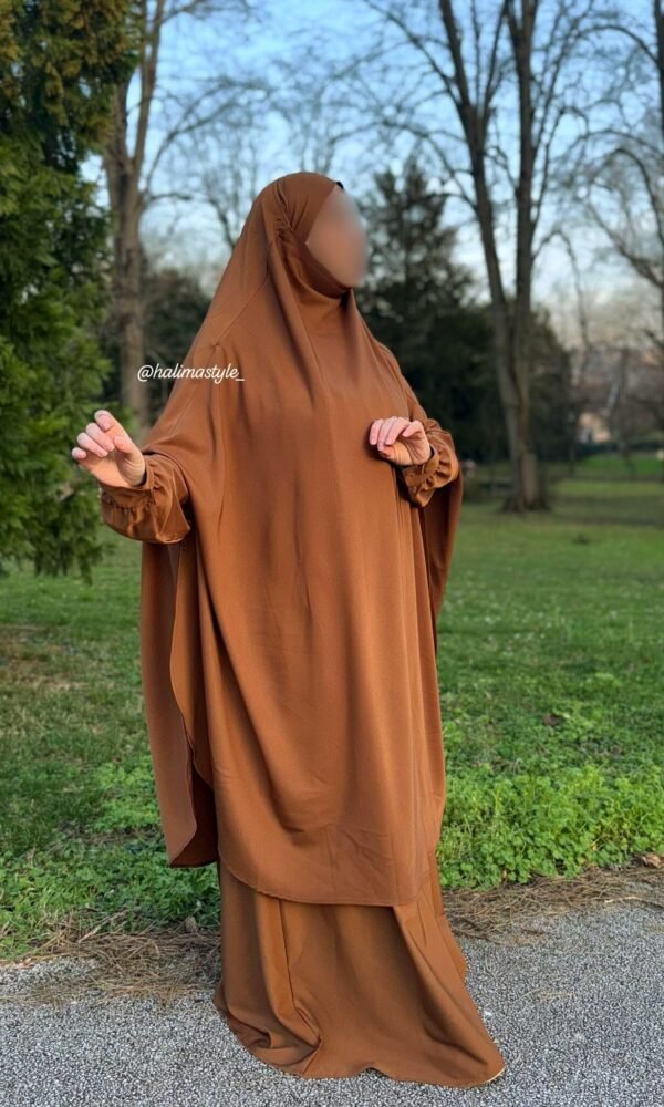 Jilbab Cape Royal à pressions